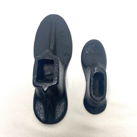 Vtg Cast Iron Shoe Molds Lot of 2 Sizes Cobbler Anvil Shoe Repair Form Black - Picture 5 of 6